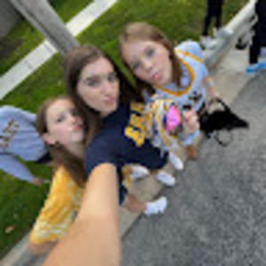 Meet your Posher, Cecelia